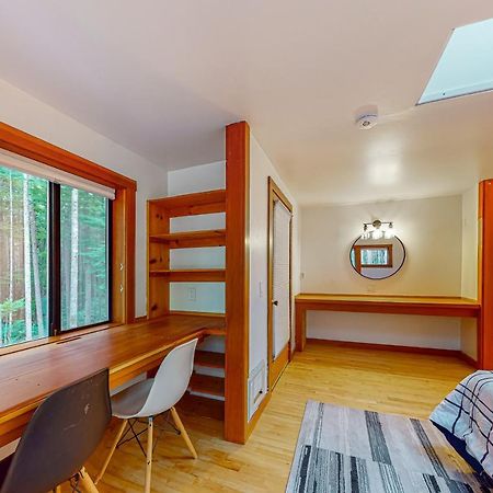 The Hideaway Villa Langley Bagian luar foto