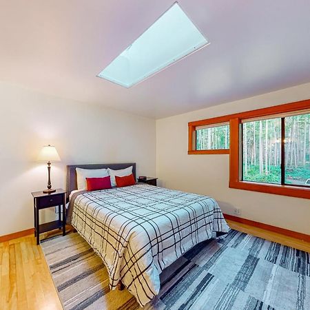 The Hideaway Villa Langley Bagian luar foto