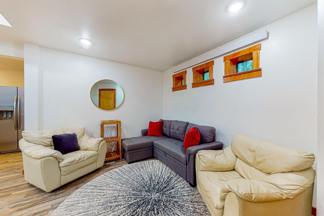 The Hideaway Villa Langley Bagian luar foto