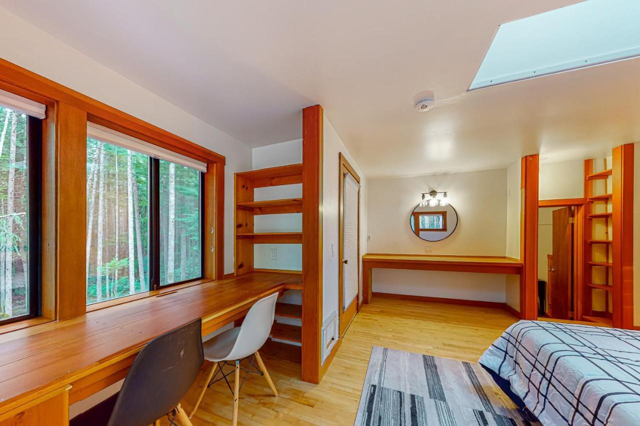 The Hideaway Villa Langley Bagian luar foto